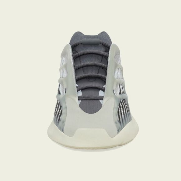 Brand New Adidas ID1674 Yeezy 700 V3 Fade Salt -Size 8.5 (US)